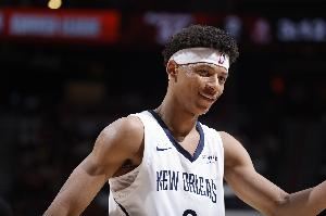 打得还行！7号秀费尔斯16中7拿到拿到22分7板4助3断1帽 5失误